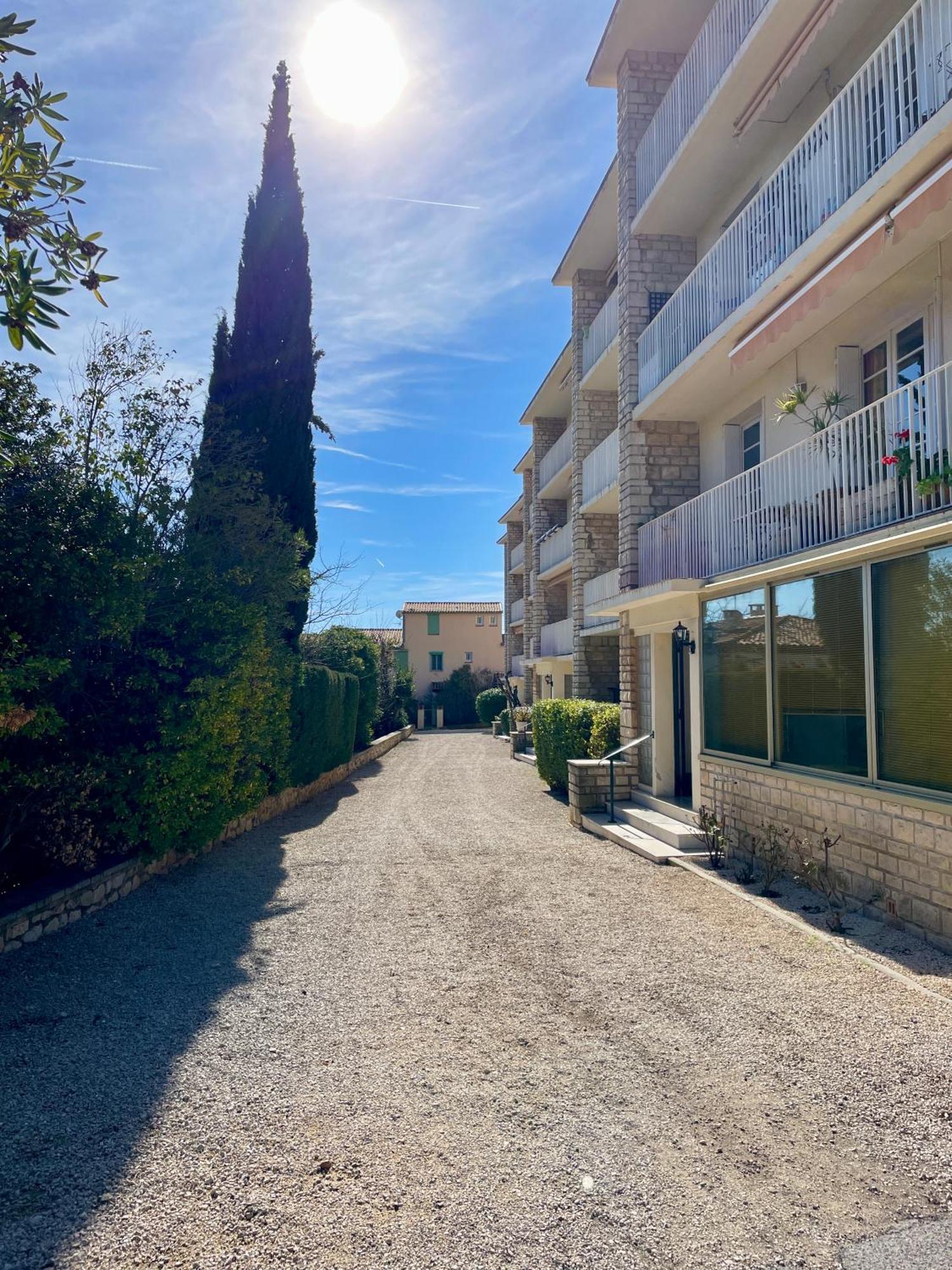 Au Coeur Et Au Calme De Bandol, Parking Et Climatisation Exterior foto